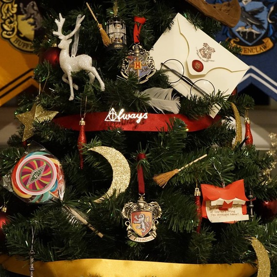 掠夺 Potter themed Christmas tree