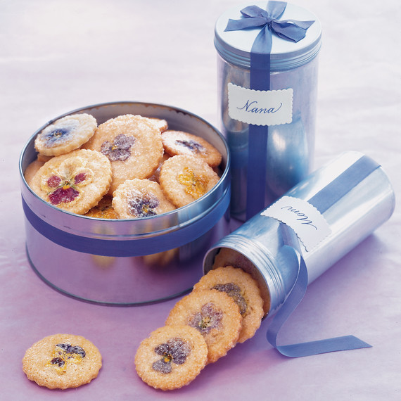 stedmoderblomst cookies with tins