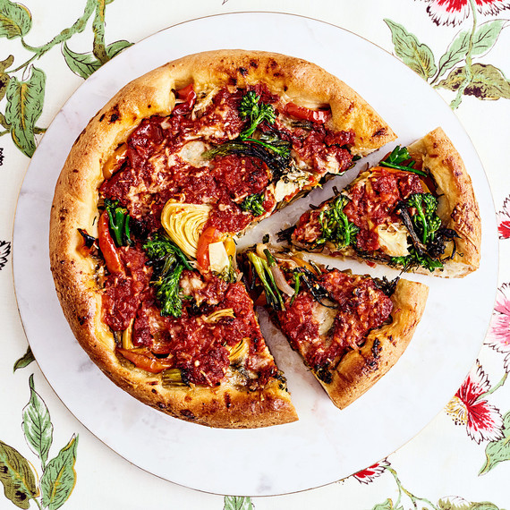 vegetal lovers' deep-dish pizza